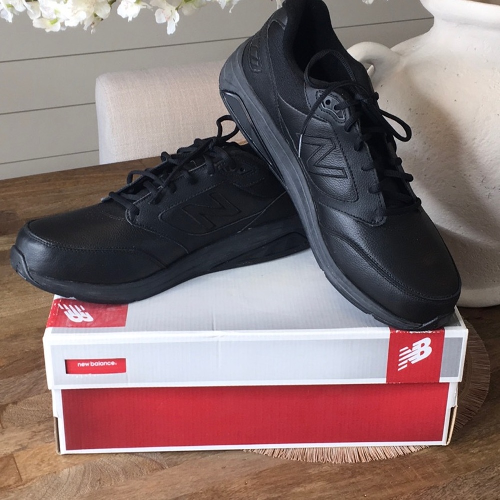 BRAND New Balance Men's Black Sneakers Size 13